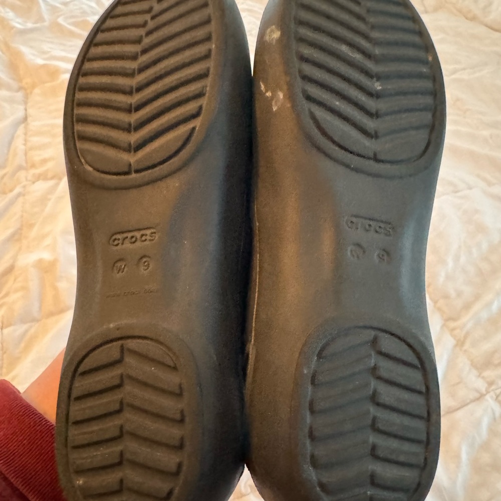 CROCS Women's Black Flats - Picture 3 of 7